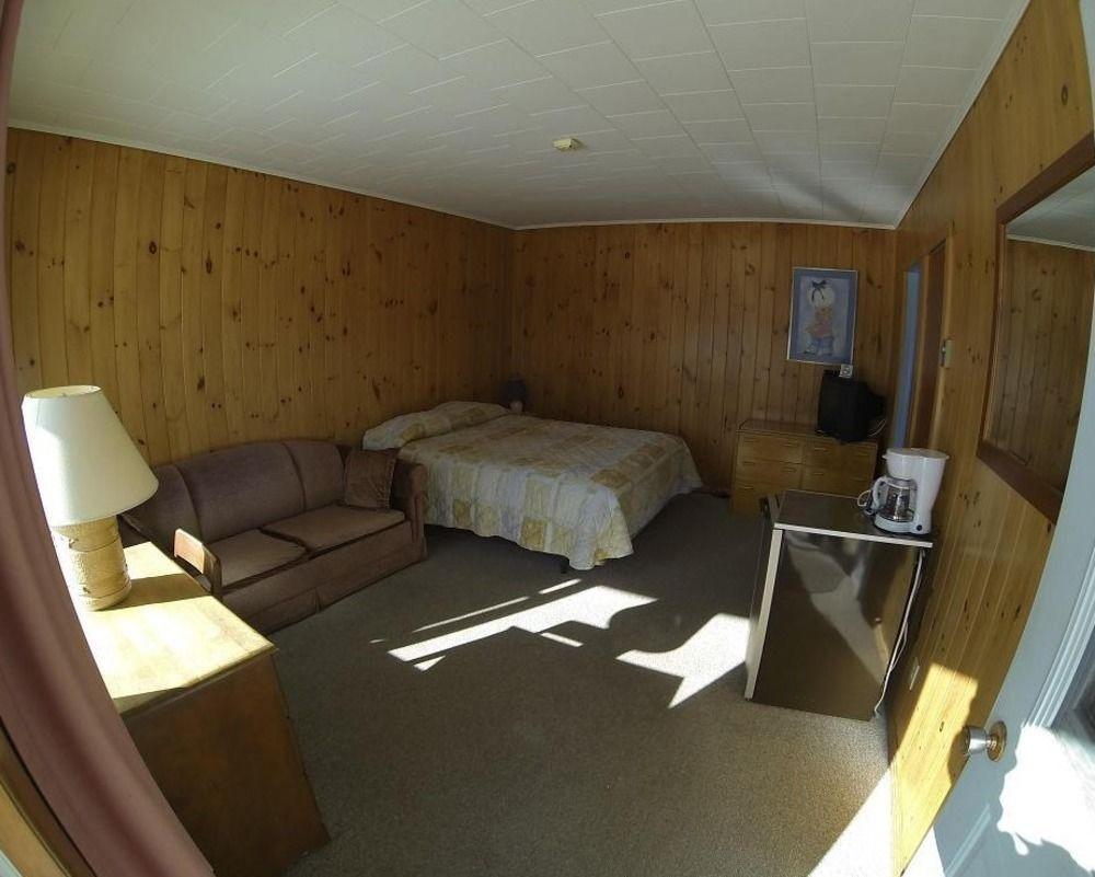 Motel Le Fleuron サン・ドナ・ド・モントカーム エクステリア 写真
