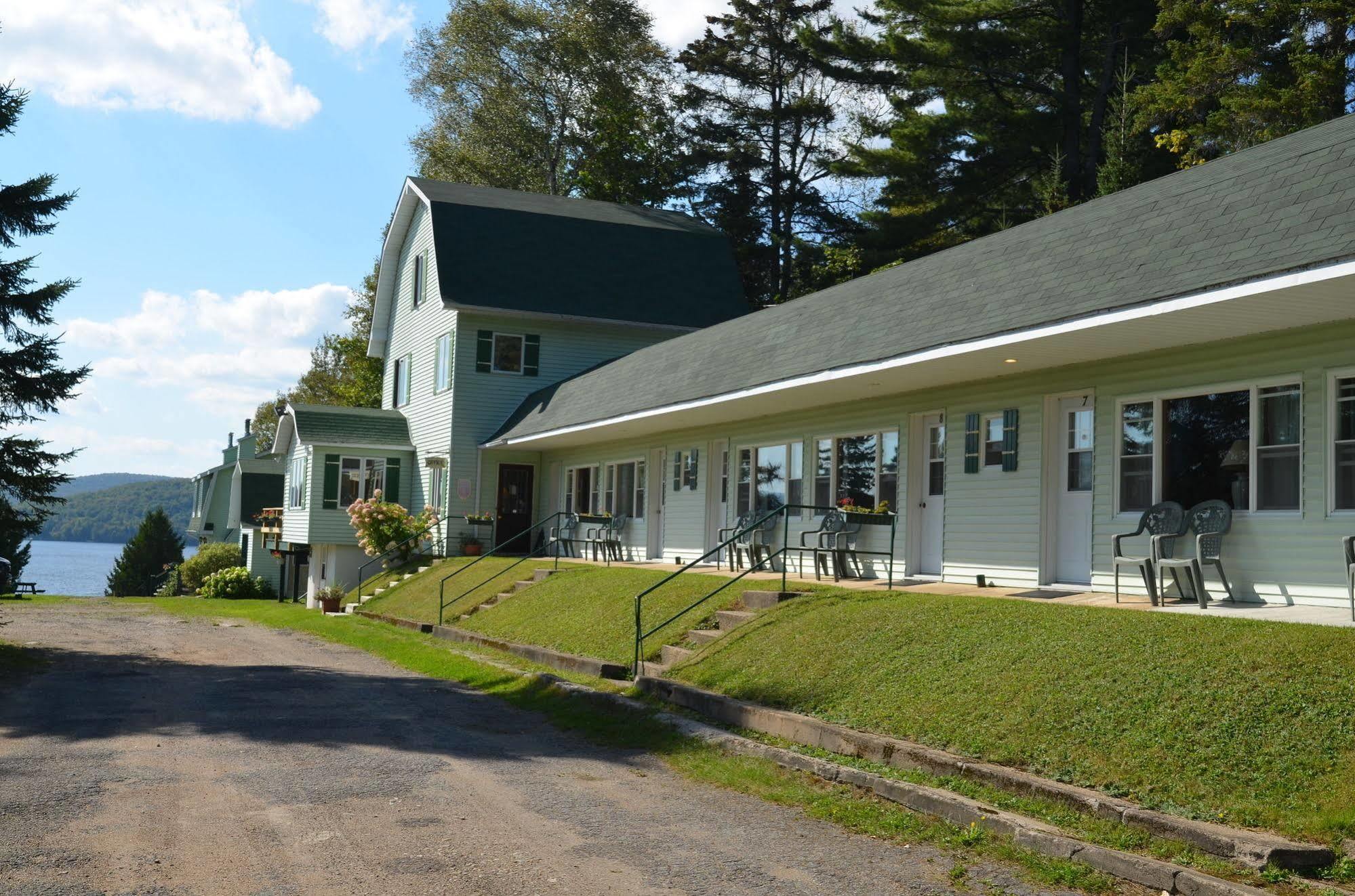 Motel Le Fleuron サン・ドナ・ド・モントカーム エクステリア 写真